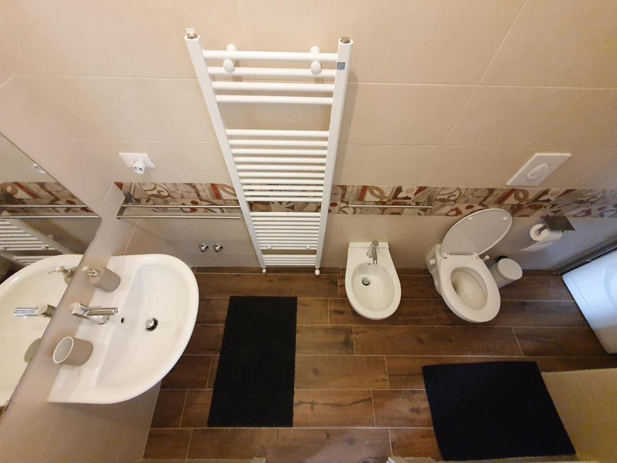 Il Caddi - Caratteristico Monolocale In Pieno Centro Storico Apartman LʼAquila Kültér fotó